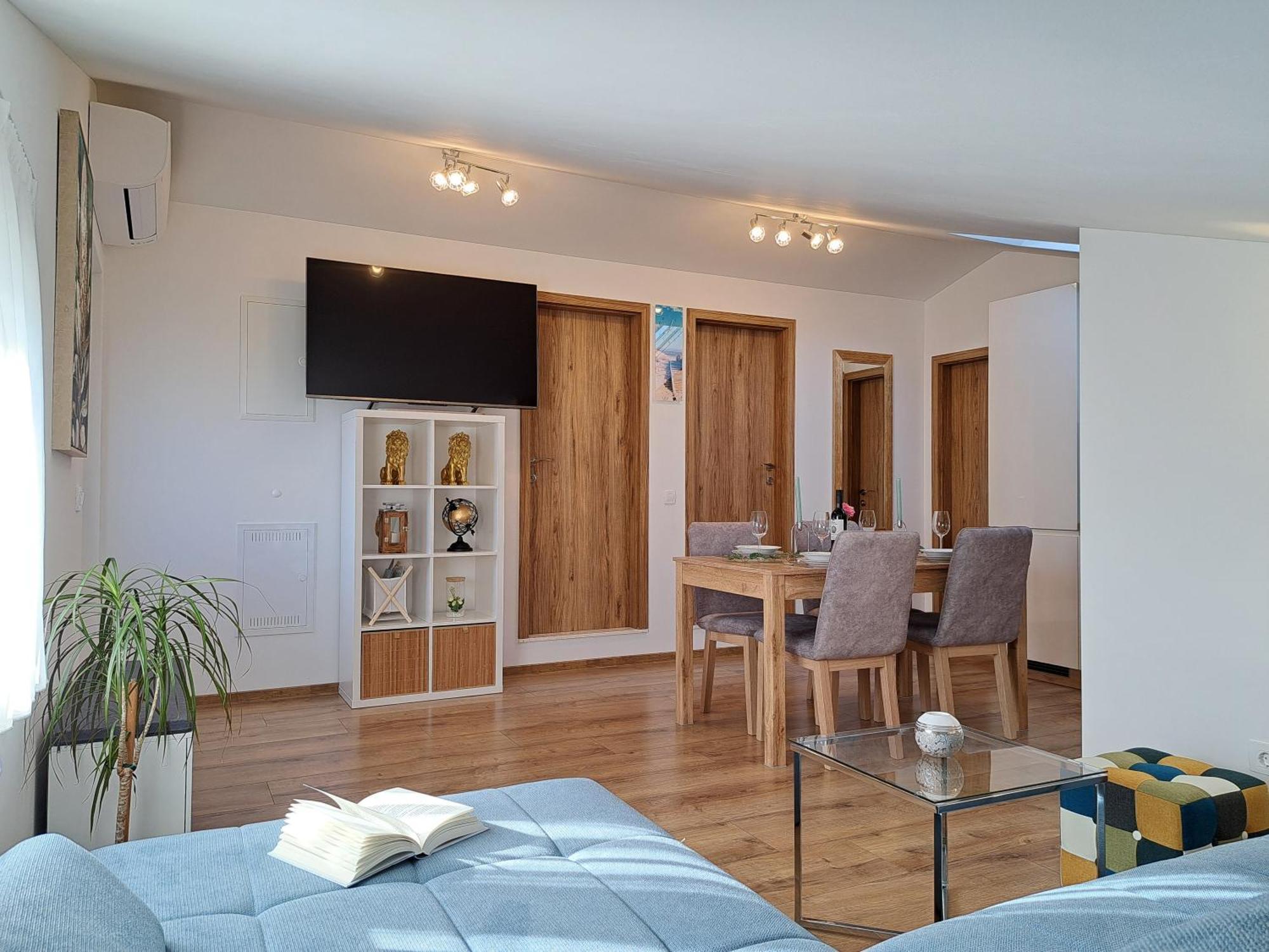 Apartments Jimmi Kaštela Екстериор снимка